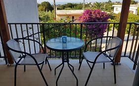 Filippos Apartments 